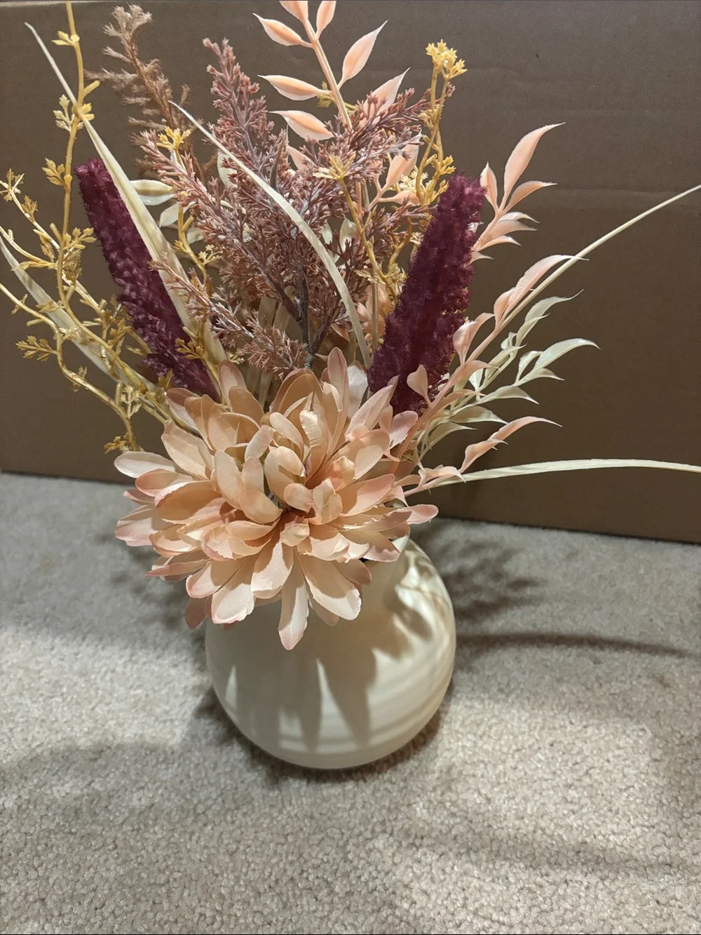 Neutral Cream Ceramic Ribbed Decorative Vase with Soft Dried Stems